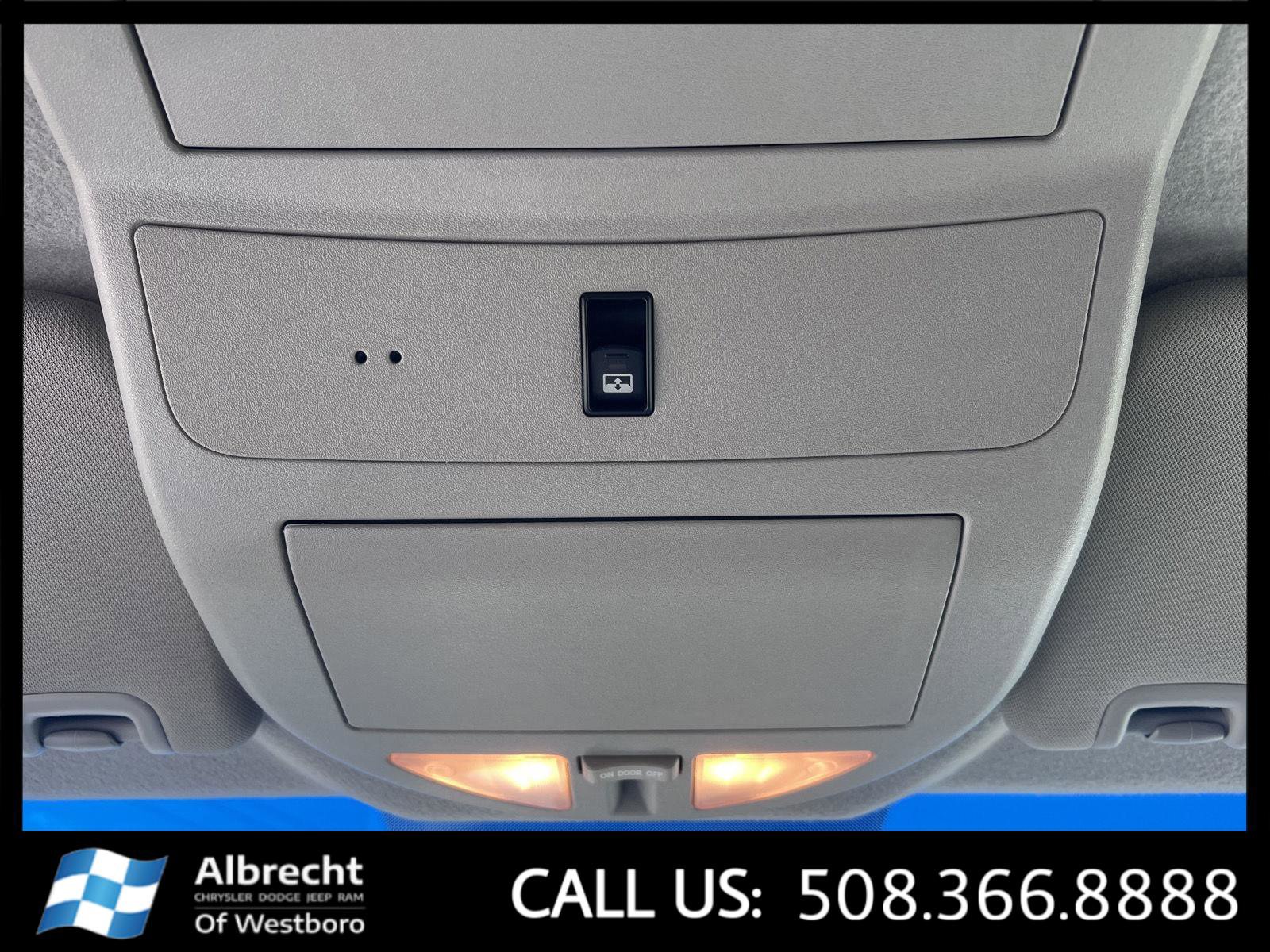 Used 2015 Nissan Titan SV w/ SV Value Truck Package image 30