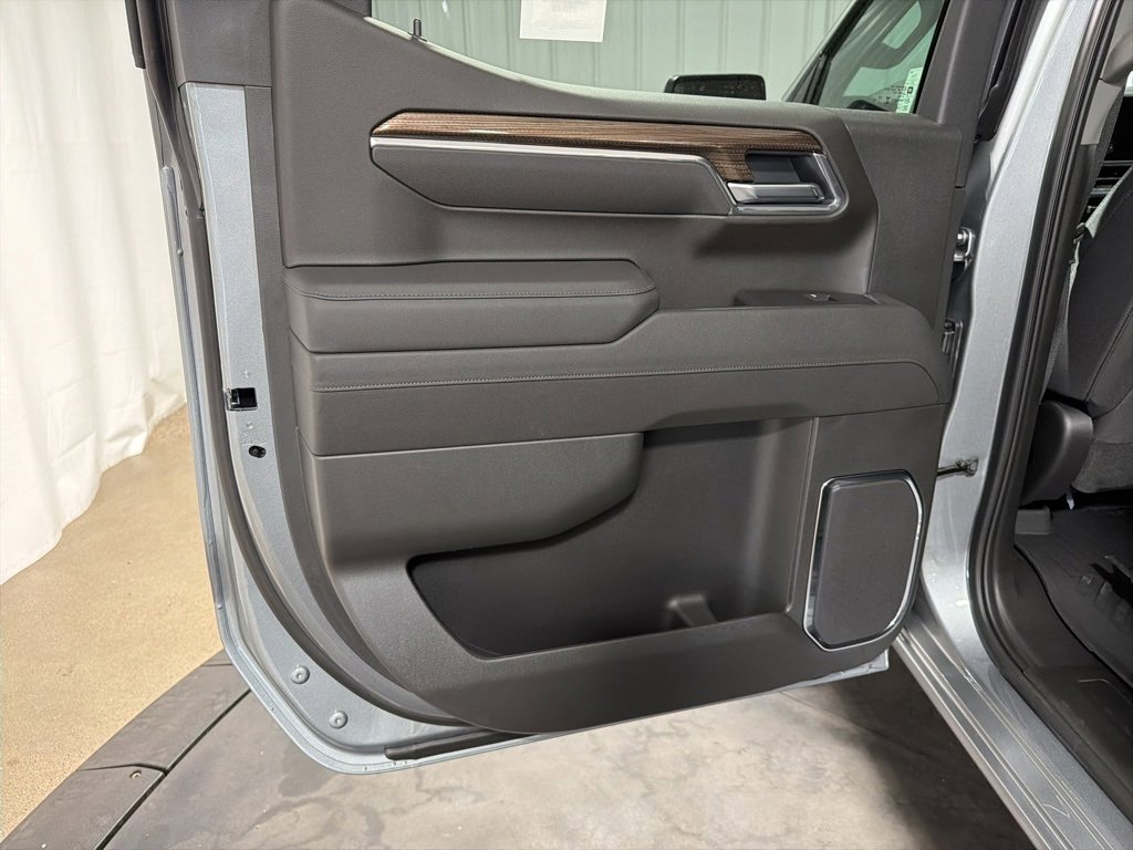 New 2026 Chevrolet Silverado 1500 LT Trail Boss w/ Dark Appearance Package image 17