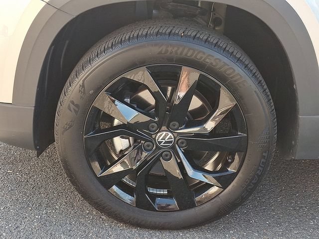 Certified 2023 Volkswagen Taos SE w/ Panoramic Sunroof Package AWD/4WD image 28