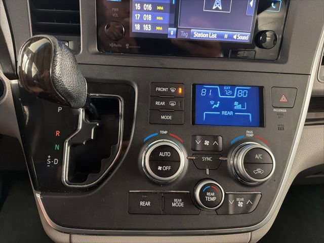 Used 2015 Toyota Sienna XLE w/ XLE Navigation Package image 31