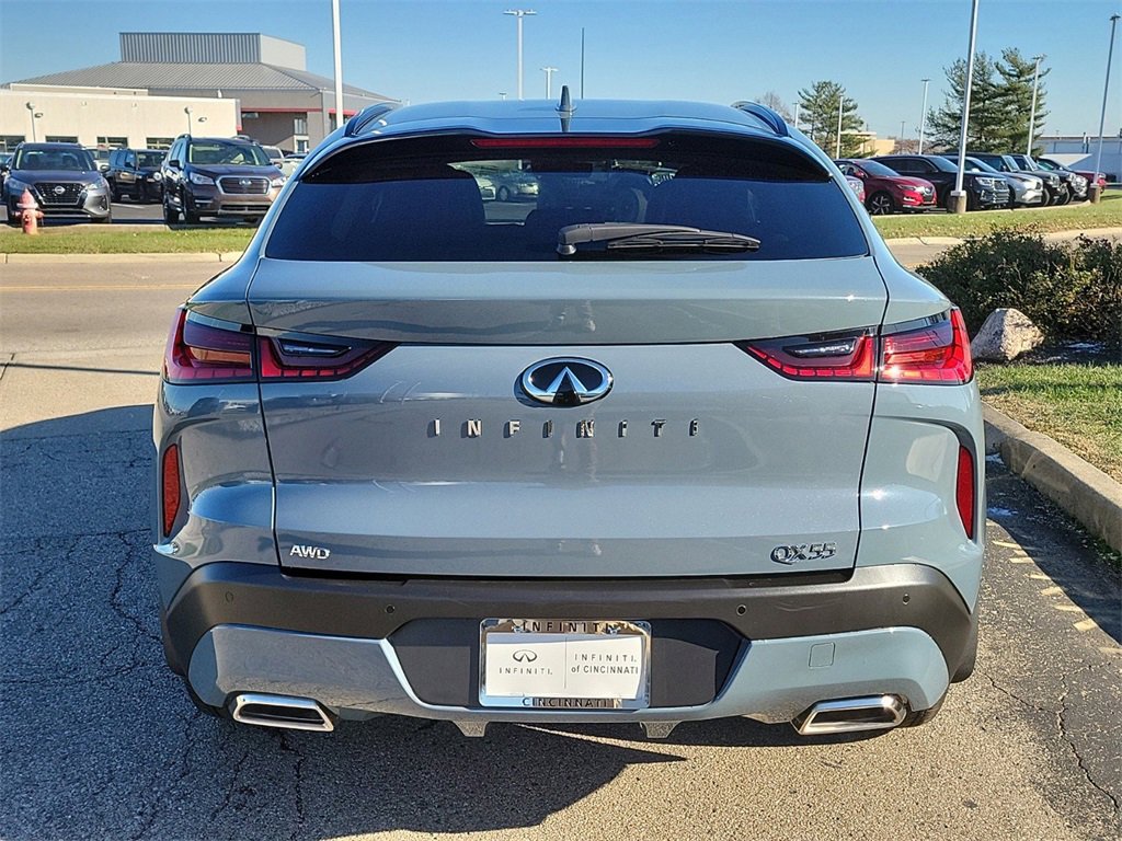 Certified 2025 INFINITI QX55 Essential image 3