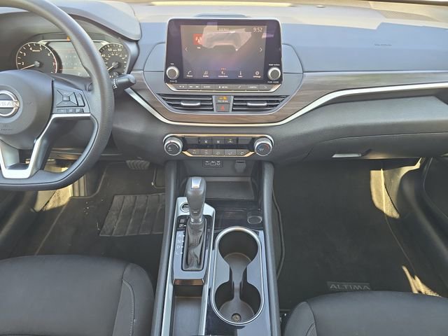 Used 2024 Nissan Altima 2.5 SV image 11