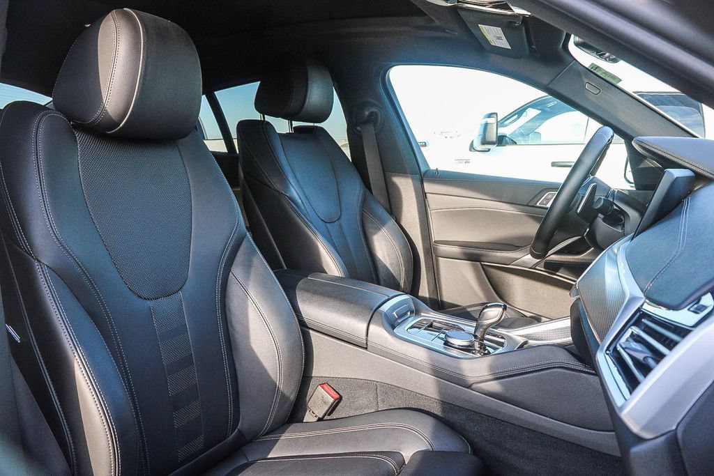 Used 2022 BMW X6 xDrive40i w/ M Sport Package AWD/4WD image 17