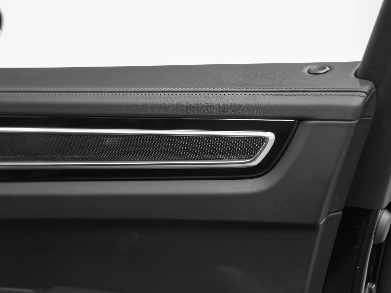 Certified 2021 Porsche Cayenne Turbo image 30