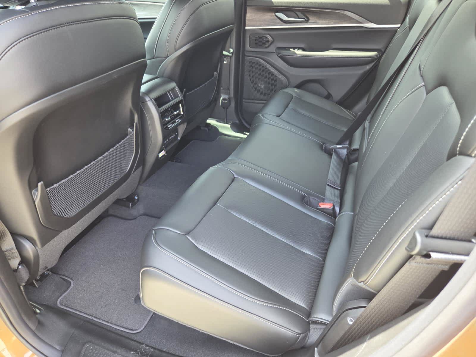 New 2026 Jeep Grand Cherokee Limited AWD/4WD image 14