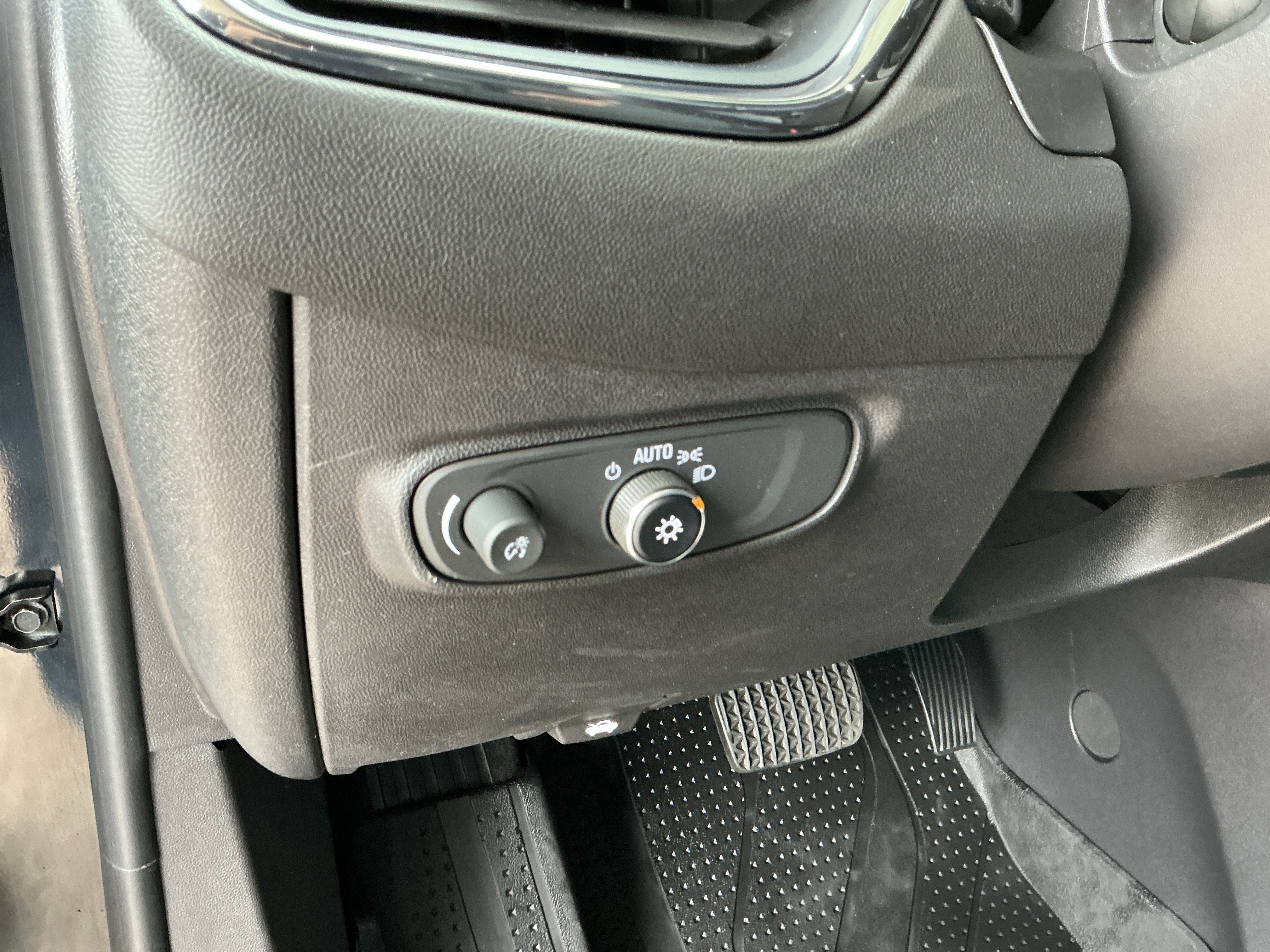 Used 2024 Chevrolet Equinox RS image 30