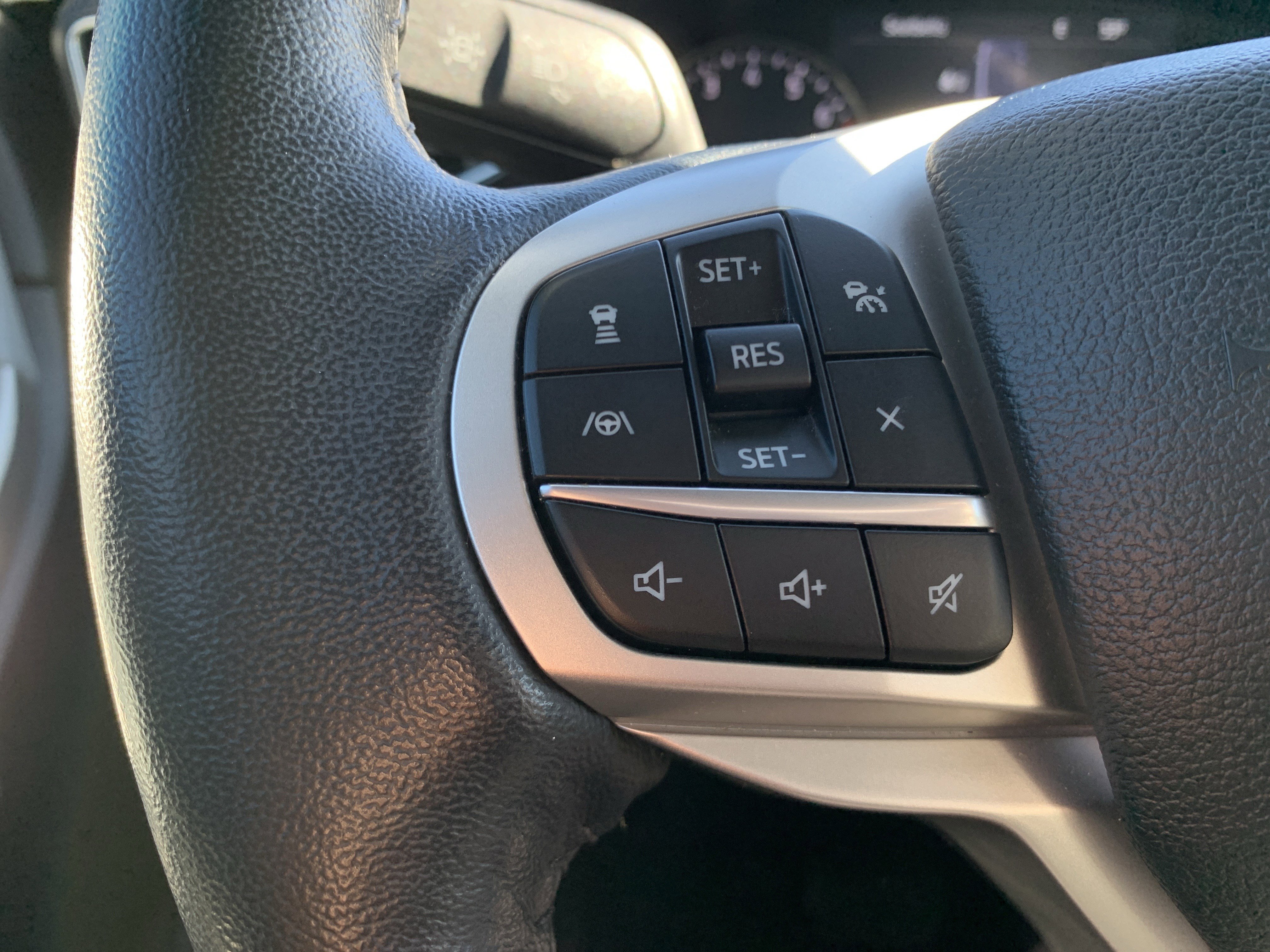 Used 2022 Ford Explorer XLT w/ Equipment Group 202A image 19