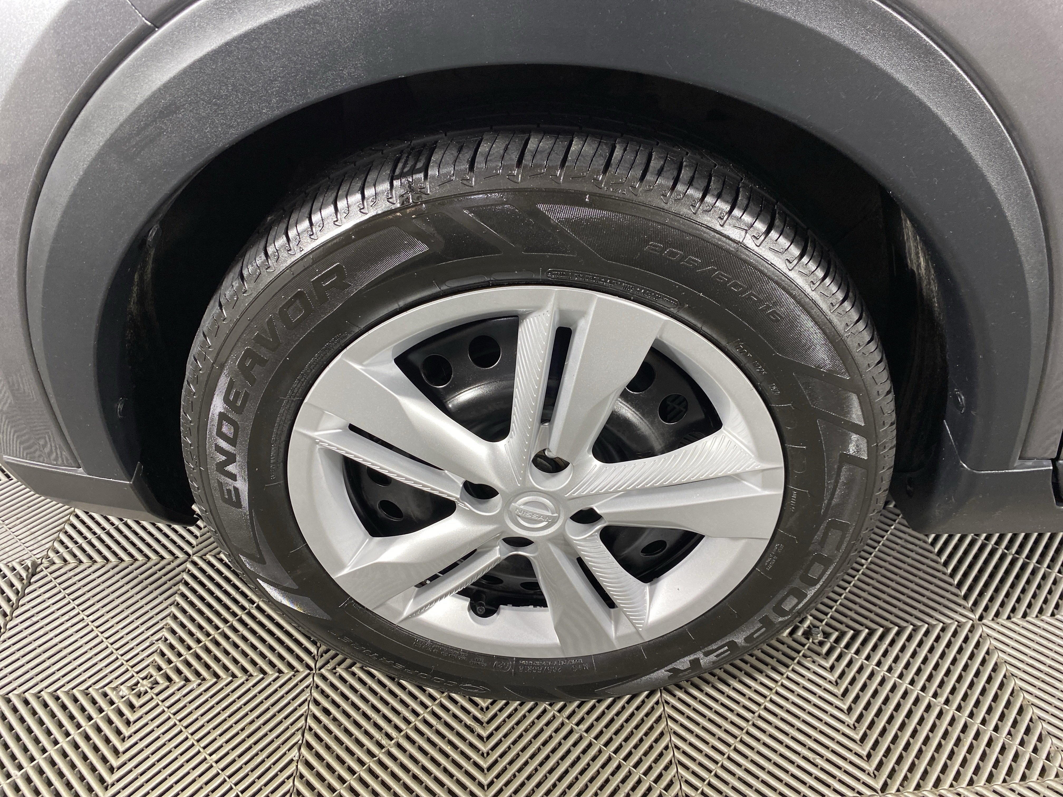 Used 2020 Nissan Kicks S FWD image 12