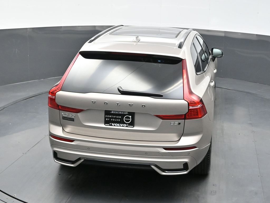 Used 2025 Volvo XC60 B5 Plus image 27