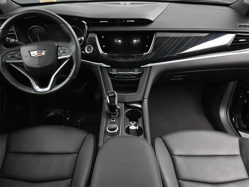 Used 2024 Cadillac XT6 Premium Luxury image 5