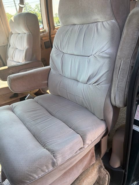 Used 1995 Ford E-150 and Econoline 150 RWD image 10