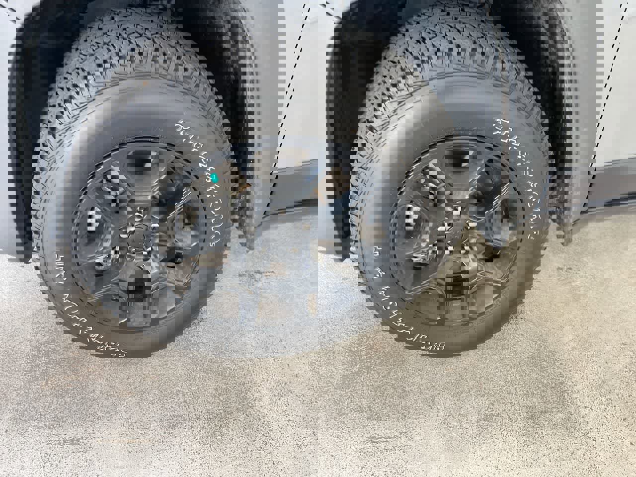 Used 2022 Jeep Cherokee Latitude w/ Trailer Tow Group image 10