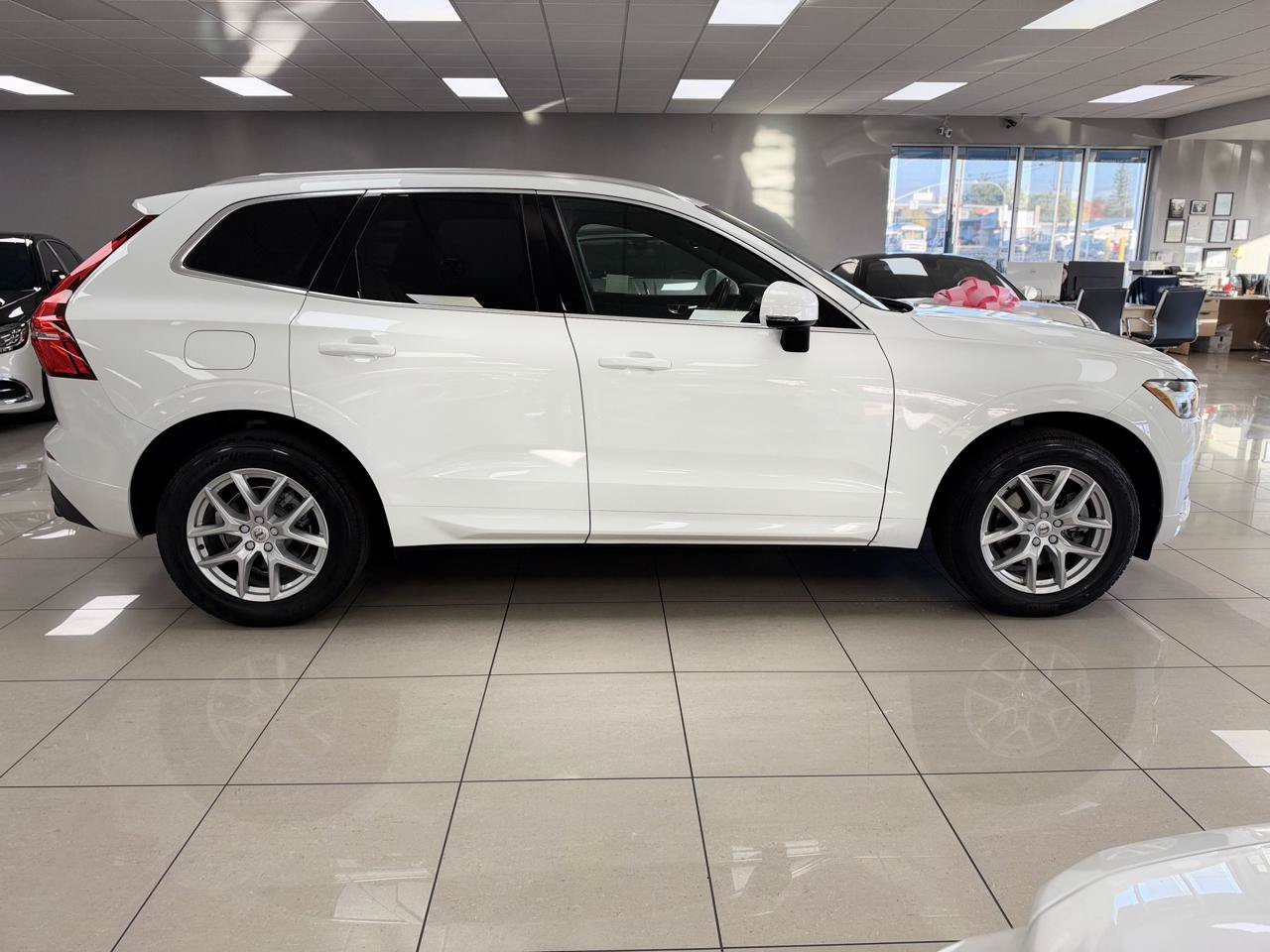 Used 2020 Volvo XC60 T5 Momentum AWD/4WD image 7