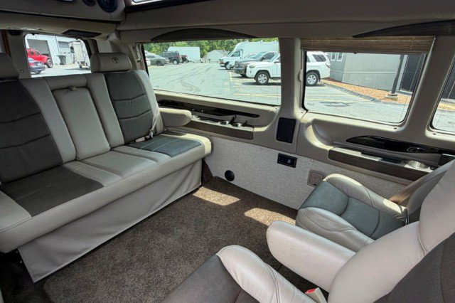 Used 2025 GMC Savana 2500 Extended w/ Driver Convenience Package RWD image 38