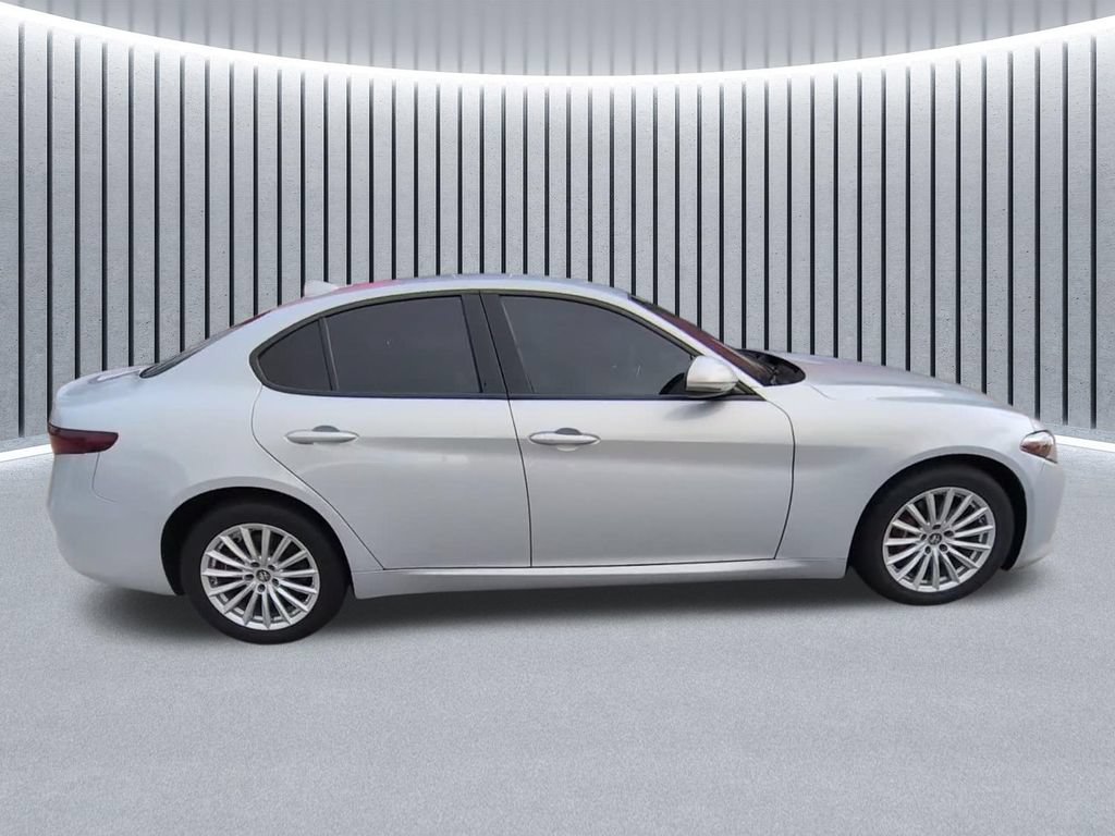 Used 2022 Alfa Romeo Giulia Sprint AWD/4WD image 18
