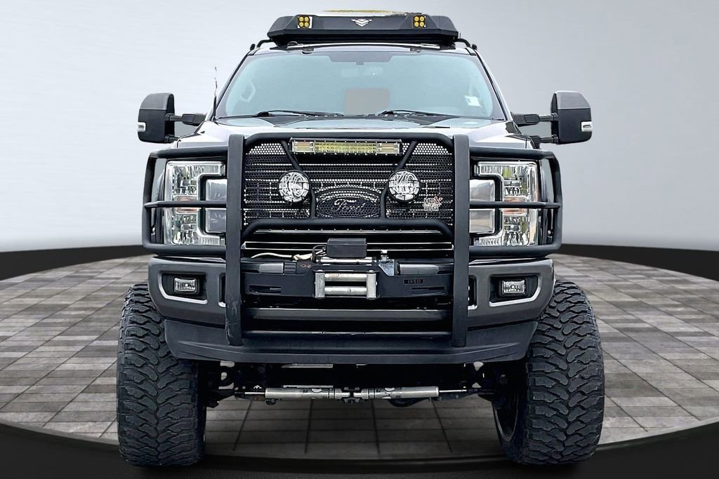 Used 2017 Ford F250 Lariat w/ Lariat Value Package image 3