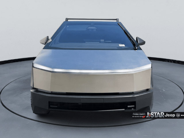 Used 2024 Tesla Cybertruck AWD Crew Cab image 2
