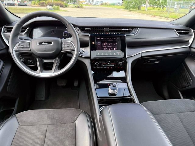 Used 2023 Jeep Grand Cherokee L Laredo AWD/4WD image 14