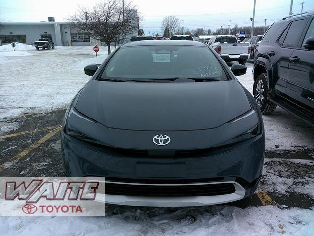 New 2026 Toyota Prius Plug-In Hybrid FWD image 6
