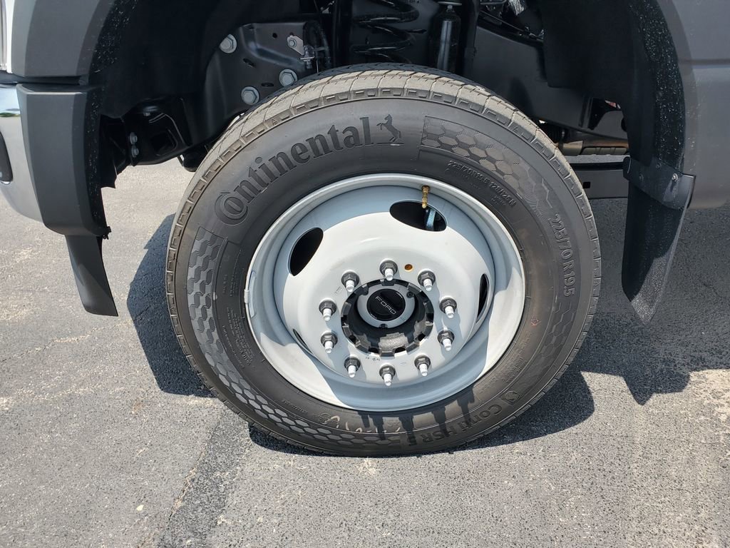 New 2025 Ford F450 XL w/ XL Chrome Package image 13