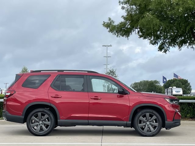 Used 2025 Honda Pilot Sport image 3