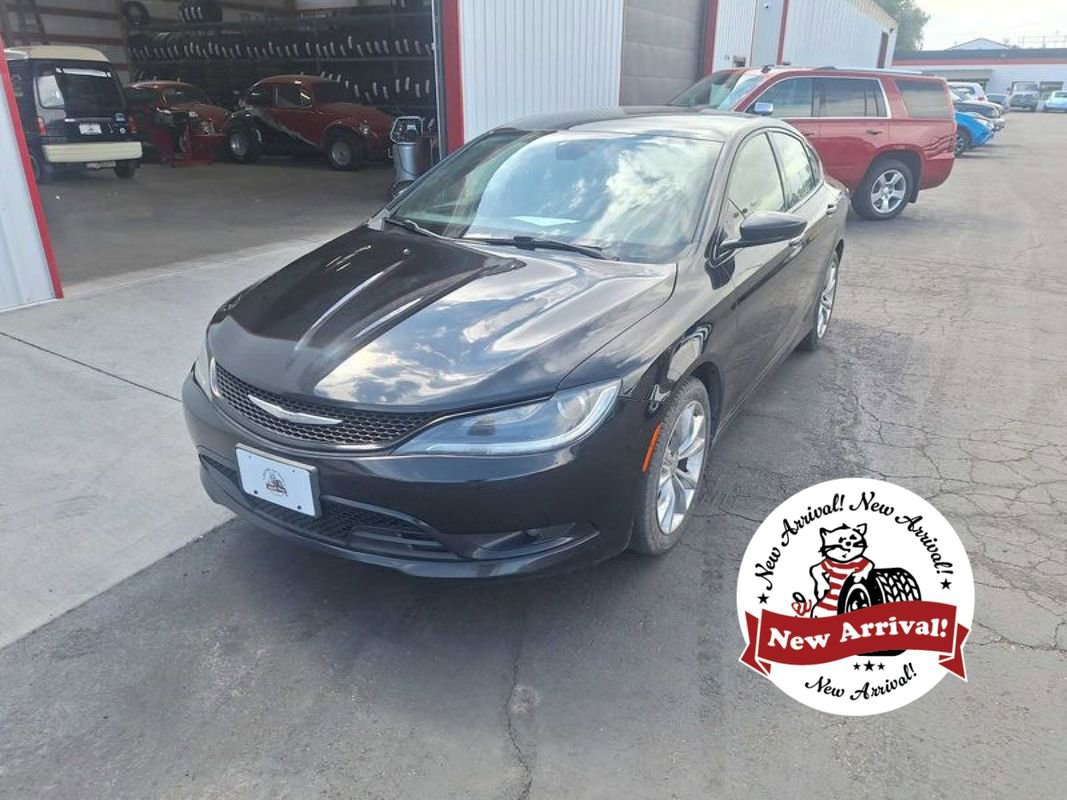 Used 2015 Chrysler 200 S w/ Navigation & Sound Group I AWD/4WD image 1