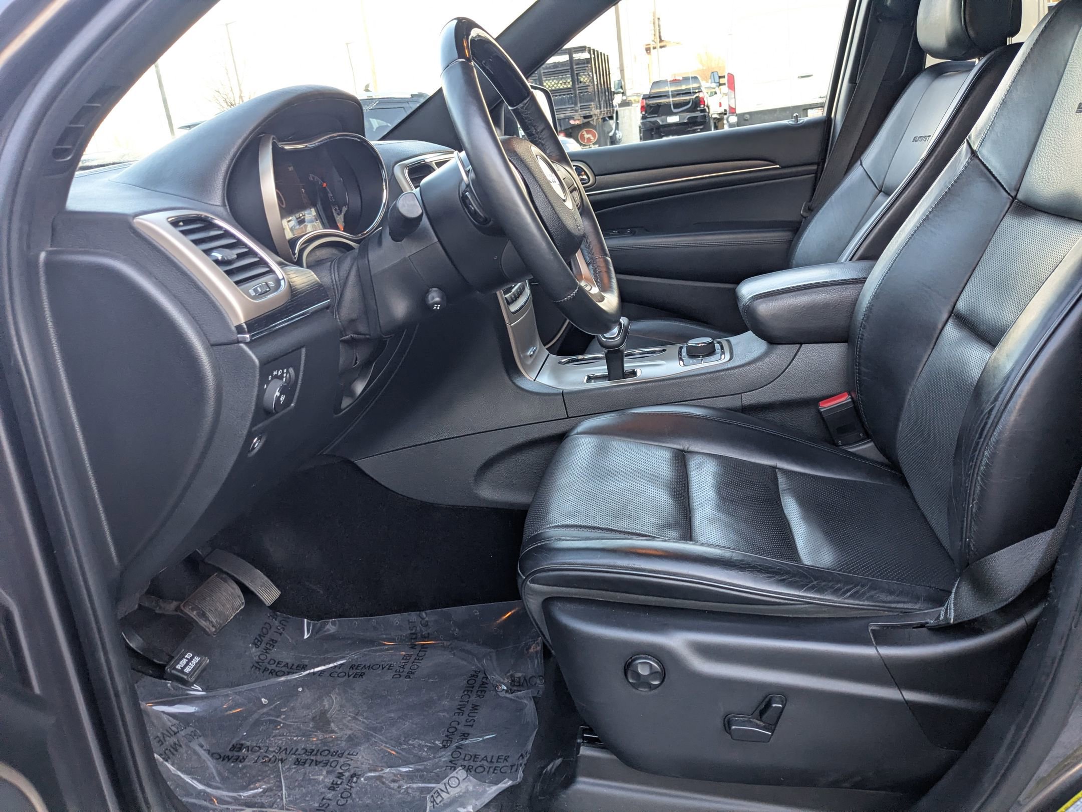 Used 2015 Jeep Grand Cherokee Summit w/ Platinum Series Group image 26