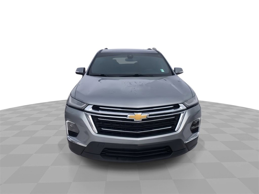 Used 2023 Chevrolet Traverse LT image 3