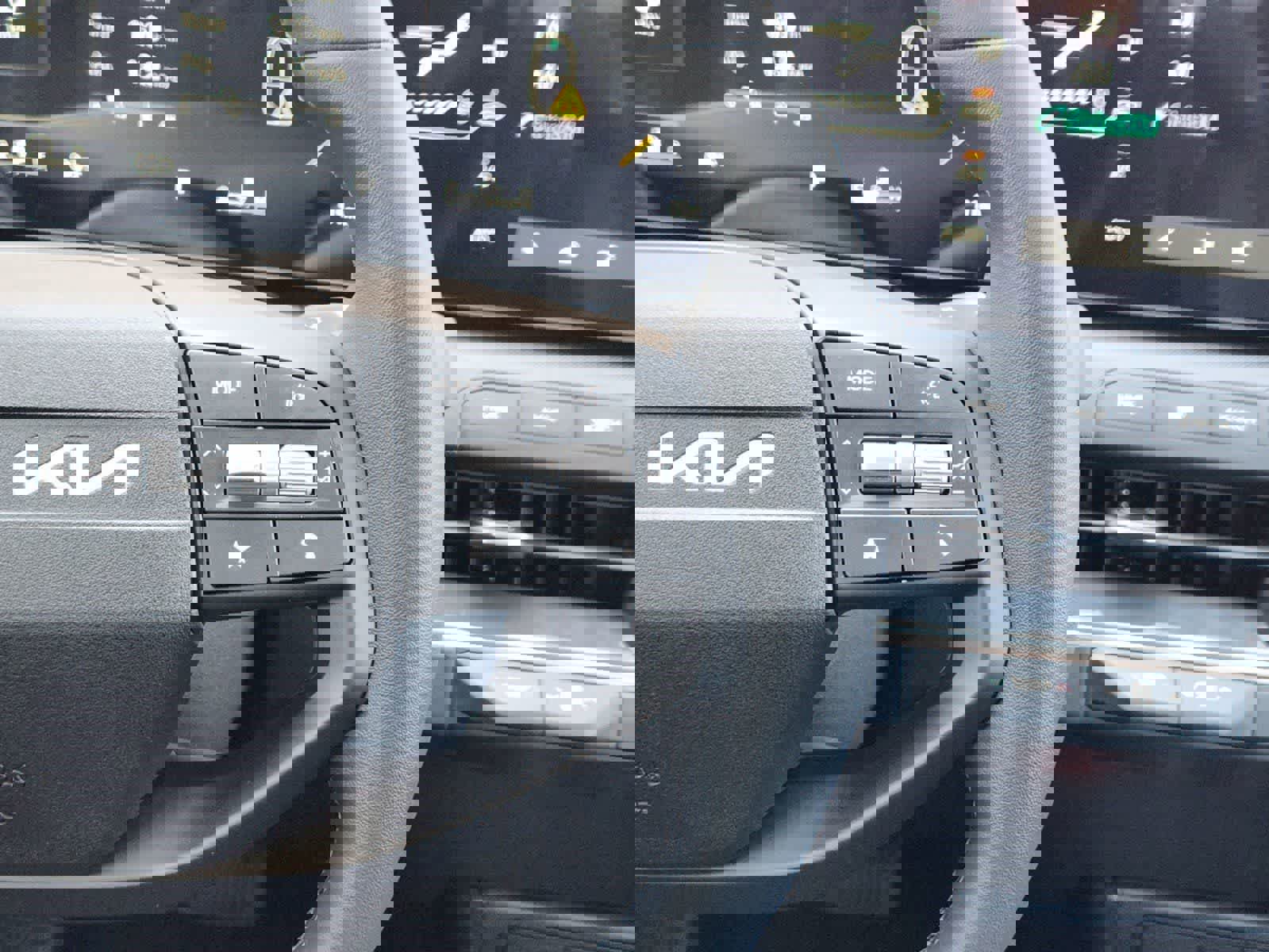 Certified 2025 Kia K4 EX image 21