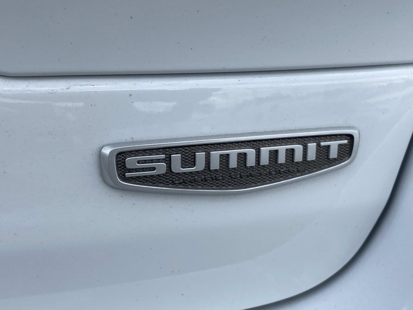 Used 2025 Jeep Grand Cherokee Summit AWD/4WD image 6