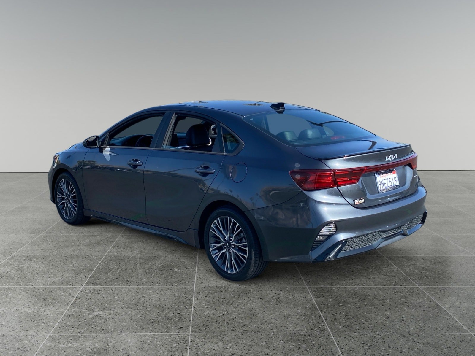 Used 2024 Kia Forte GT-Line w/ GT-Line Premium Package FWD image 3