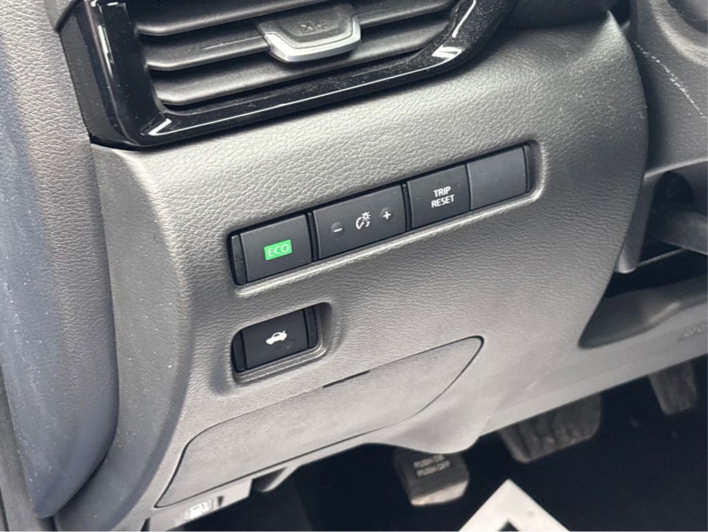 Used 2022 Nissan Sentra SV w/ Trunk Package image 22