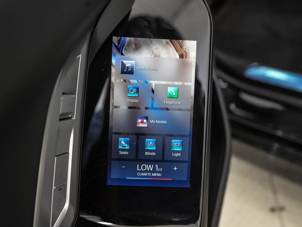 New 2026 BMW i7 xDrive60 w/ Premium Package AWD/4WD image 21