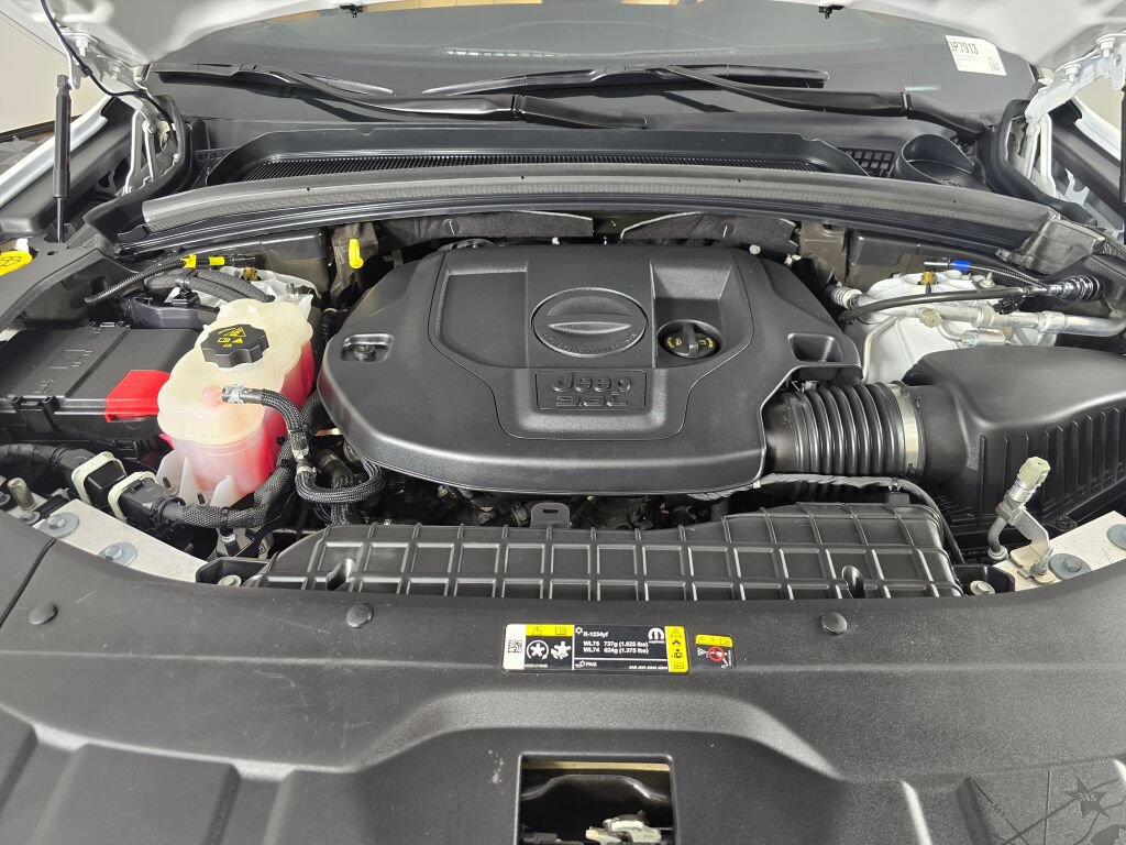Used 2023 Jeep Grand Cherokee L Summit AWD/4WD image 11