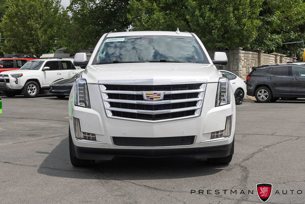 Used 2020 Cadillac Escalade Premium Luxury AWD/4WD image 18