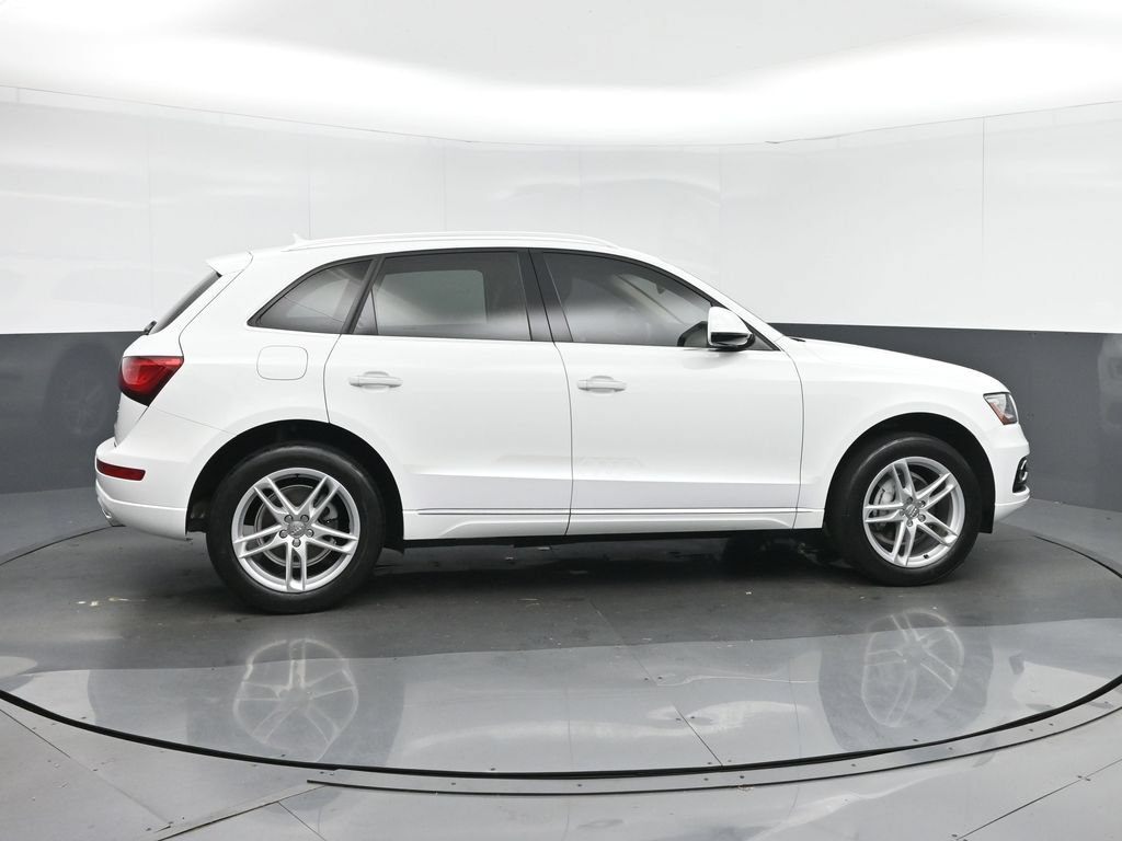 Used 2017 Audi Q5 2.0T Premium Plus w/ Technology Package AWD/4WD image 8