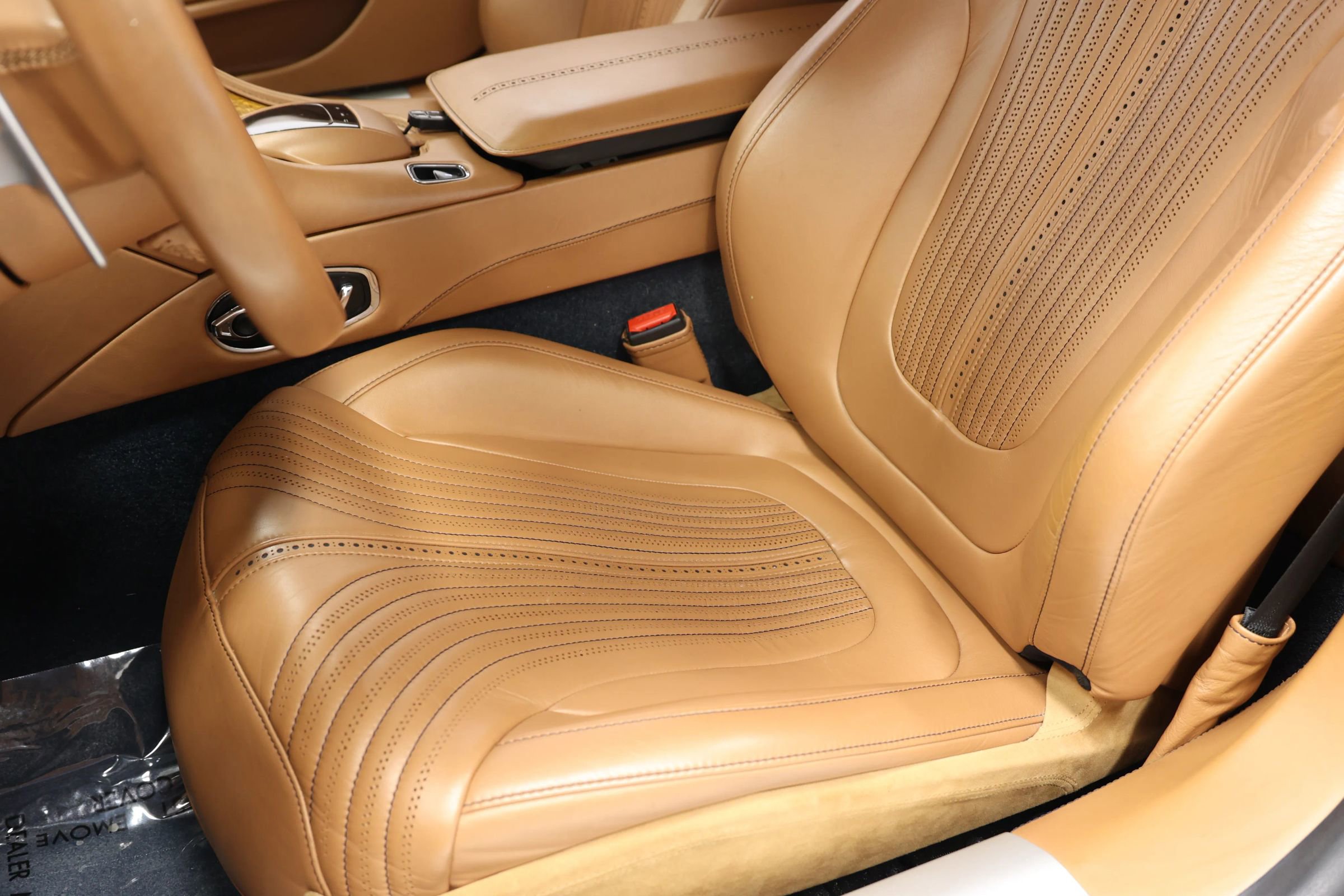 Used 2017 Aston Martin DB11 V12 image 22