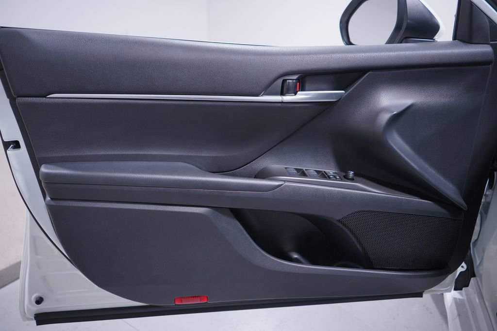 Used 2024 Toyota Camry SE image 15