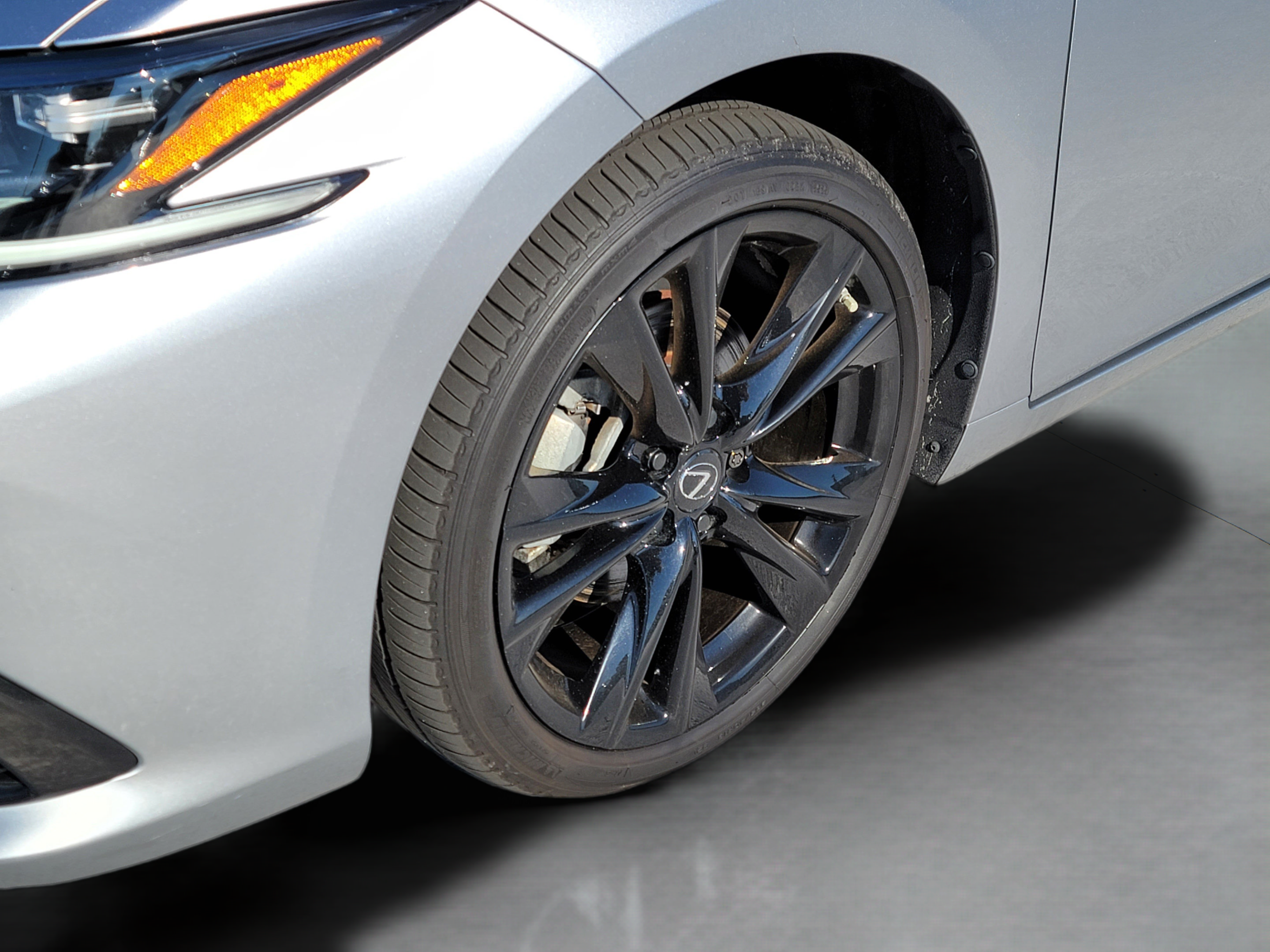 Certified 2025 Lexus ES 350 F Sport w/ Accessory Package (Z2) FWD image 30