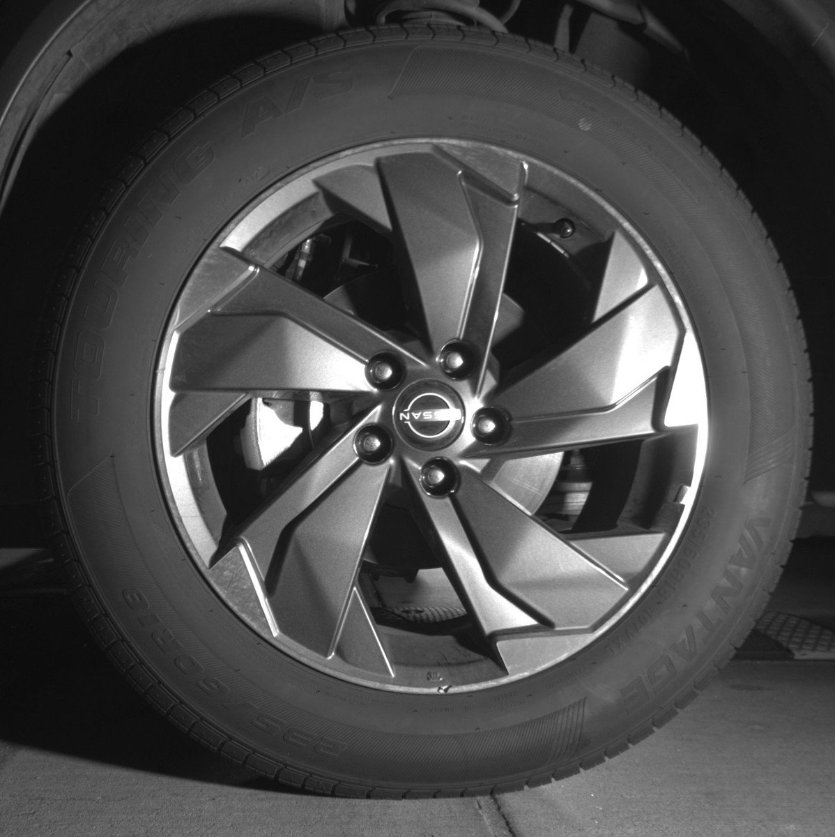 Used 2025 Nissan Rogue SV FWD image 12