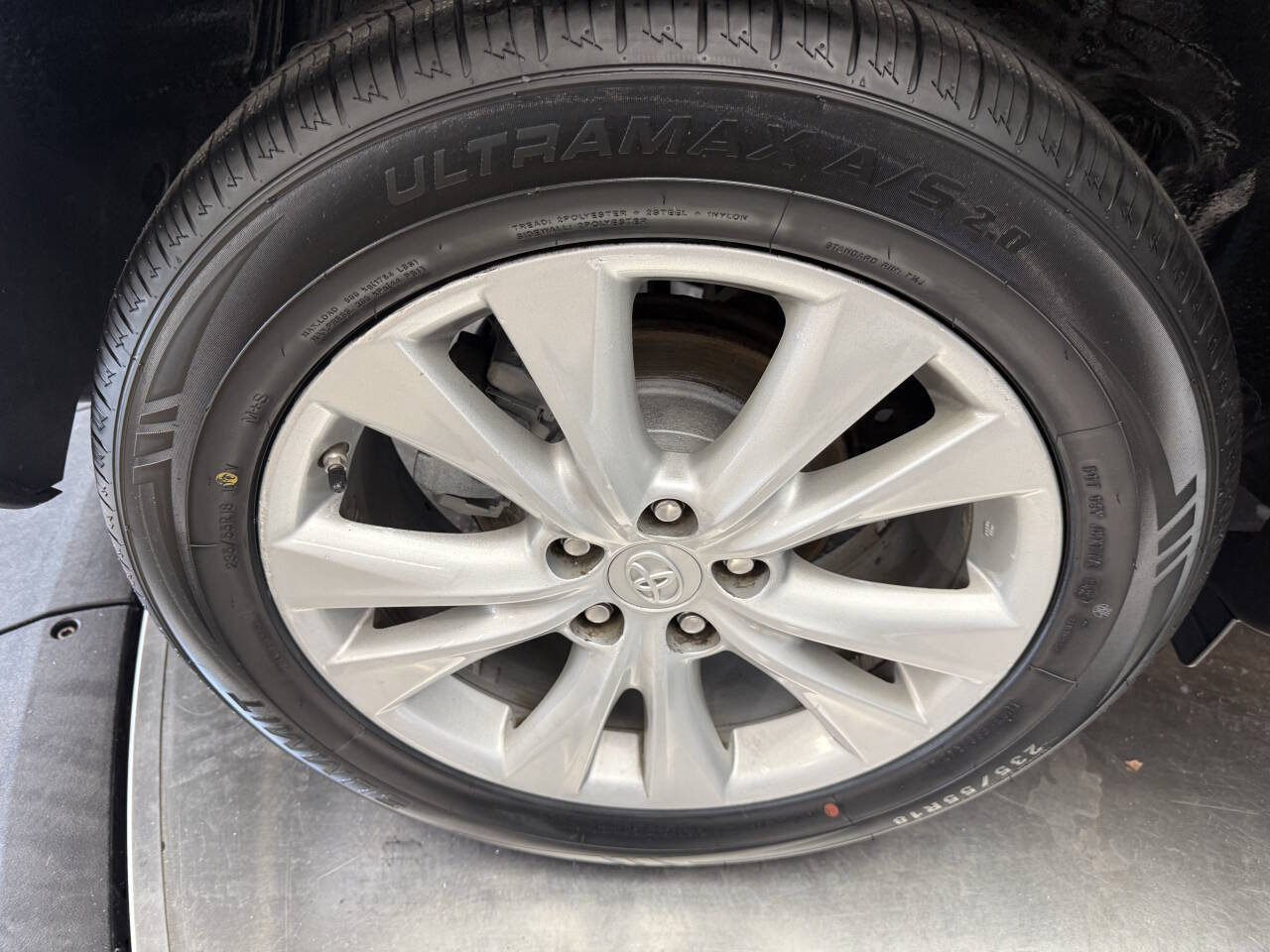 Used 2013 Toyota RAV4 Limited AWD/4WD image 28