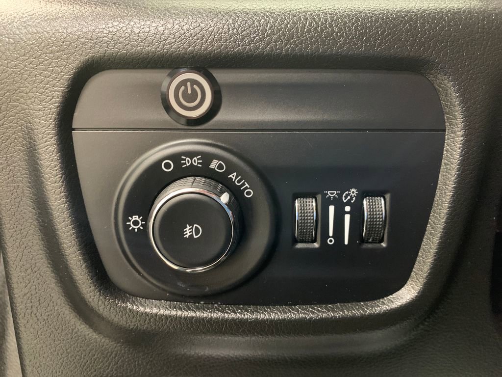 Used 2023 Jeep Grand Cherokee L Summit w/ Luxury Tech Group V image 26