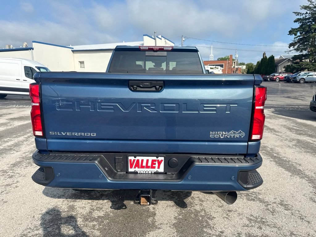 Used 2026 Chevrolet Silverado 2500 High Country w/ Technology Package AWD/4WD image 5