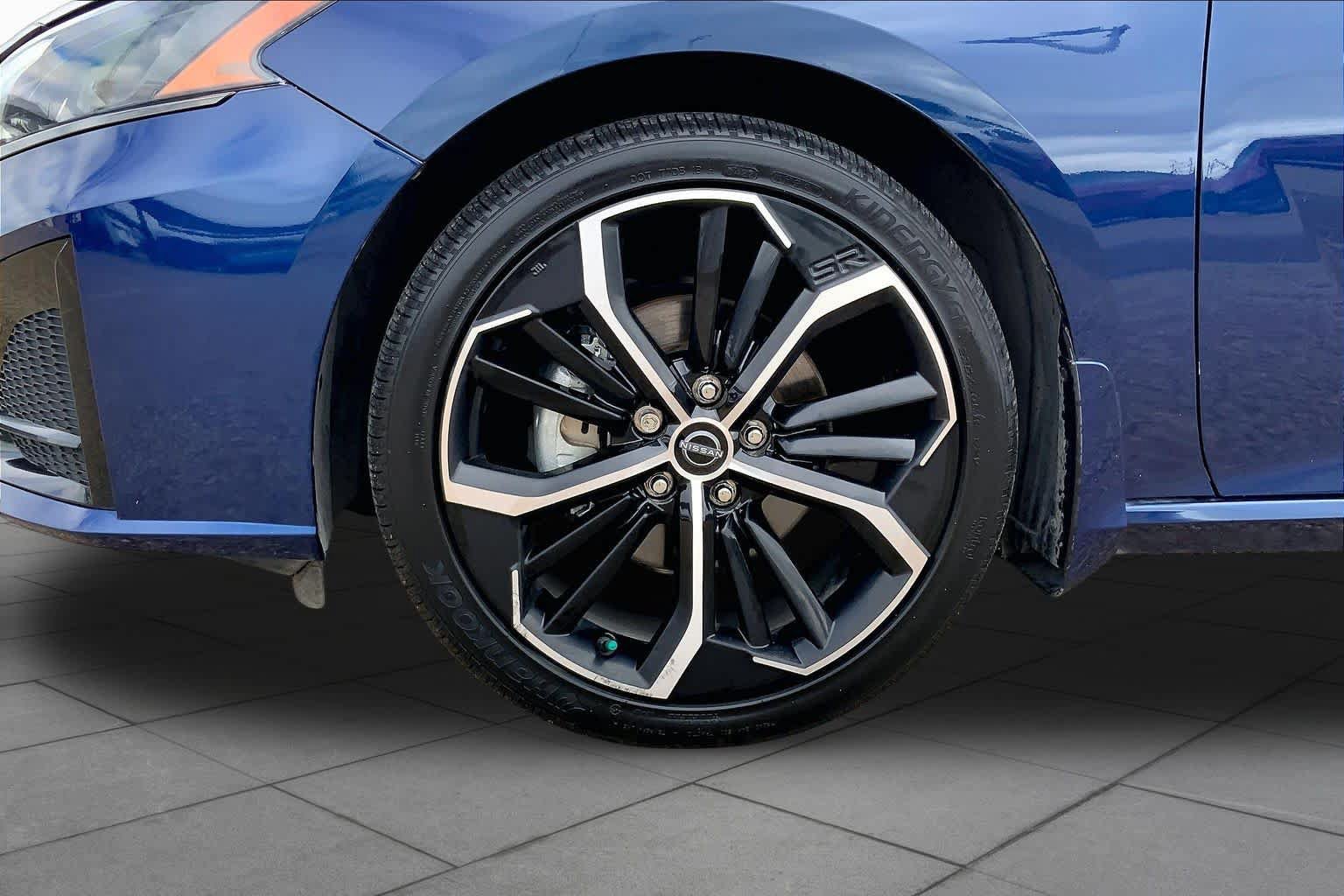 Used 2023 Nissan Altima 2.5 SR w/ SR Premium Package FWD image 11