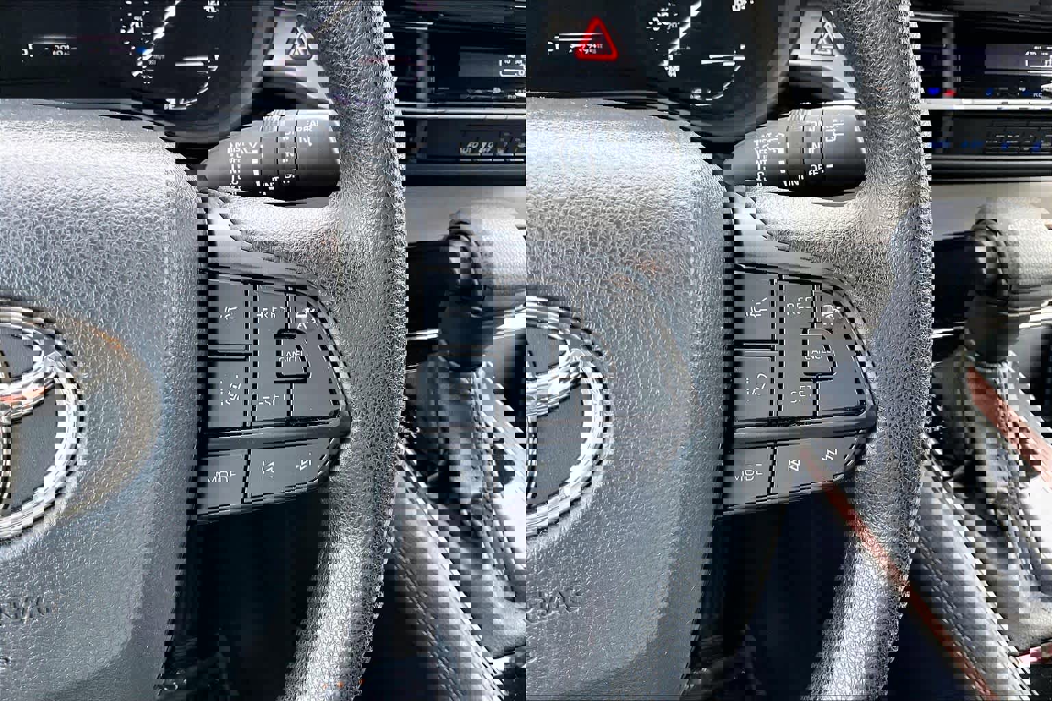 Certified 2023 Toyota Sienna LE image 24