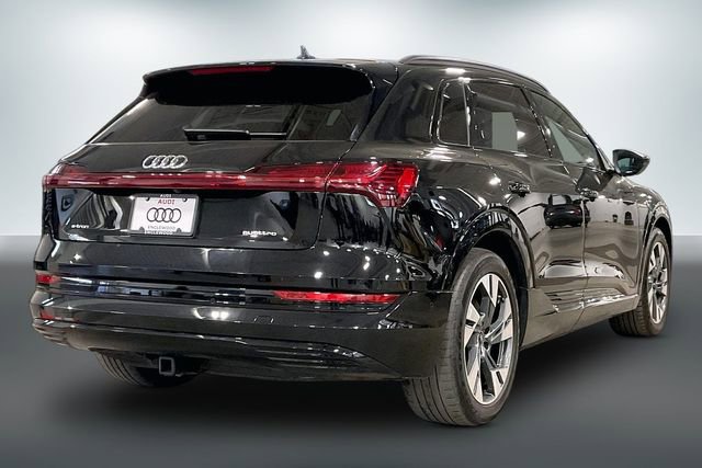 Used 2023 Audi e-tron Premium w/ Convenience Plus Package image 13