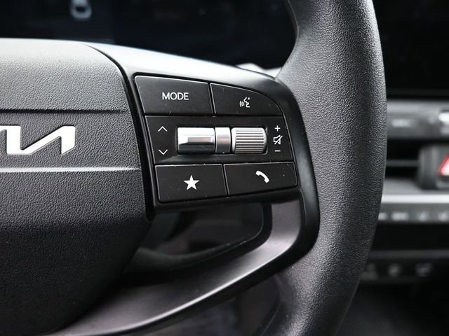Used 2025 Kia K4 LXS image 21