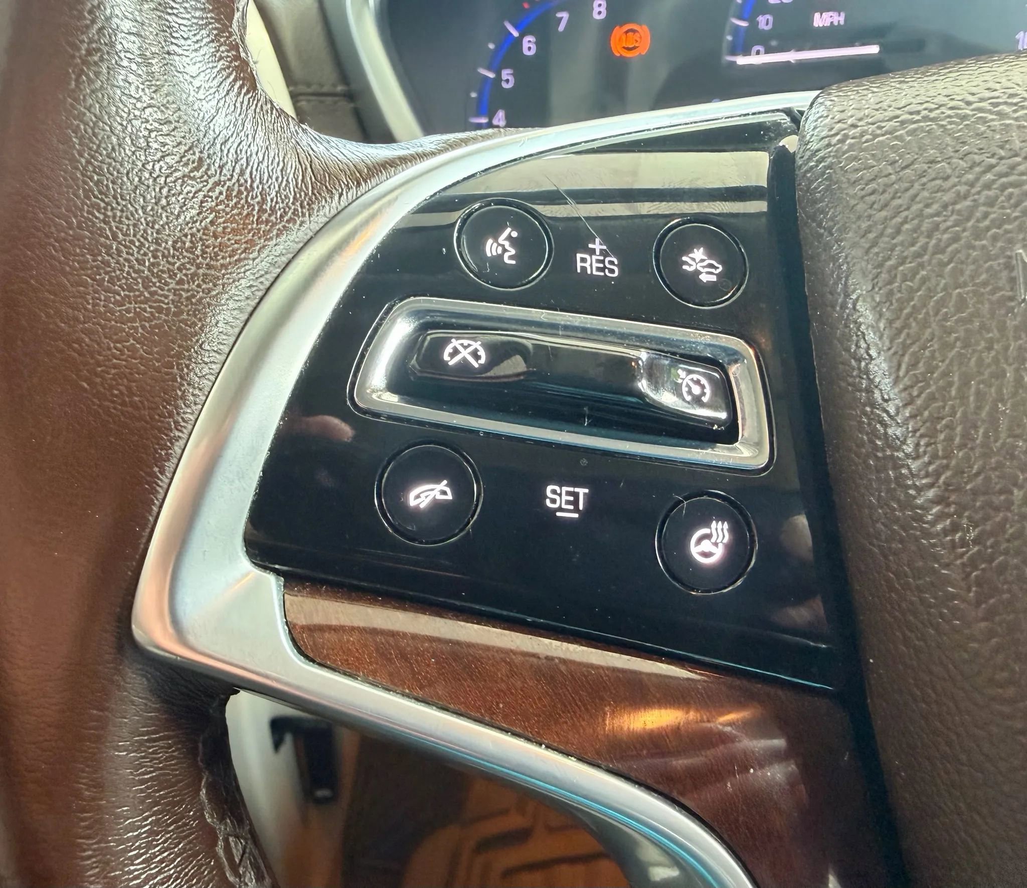 Used 2014 Cadillac SRX Luxury w/ Driver Awareness Package AWD/4WD image 12