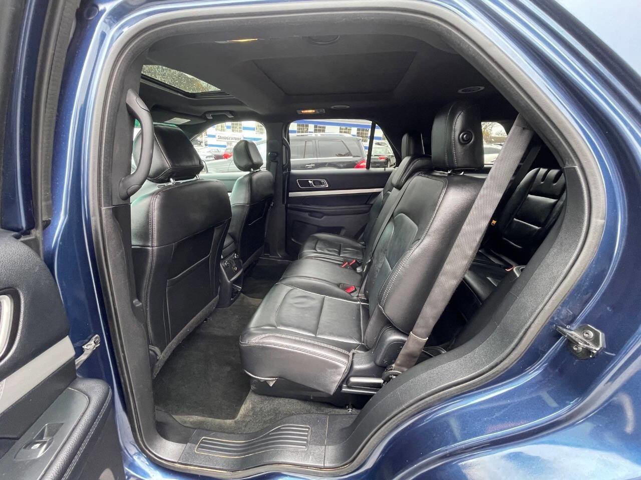 Used 2016 Ford Explorer XLT w/ Equipment Group 202A image 25