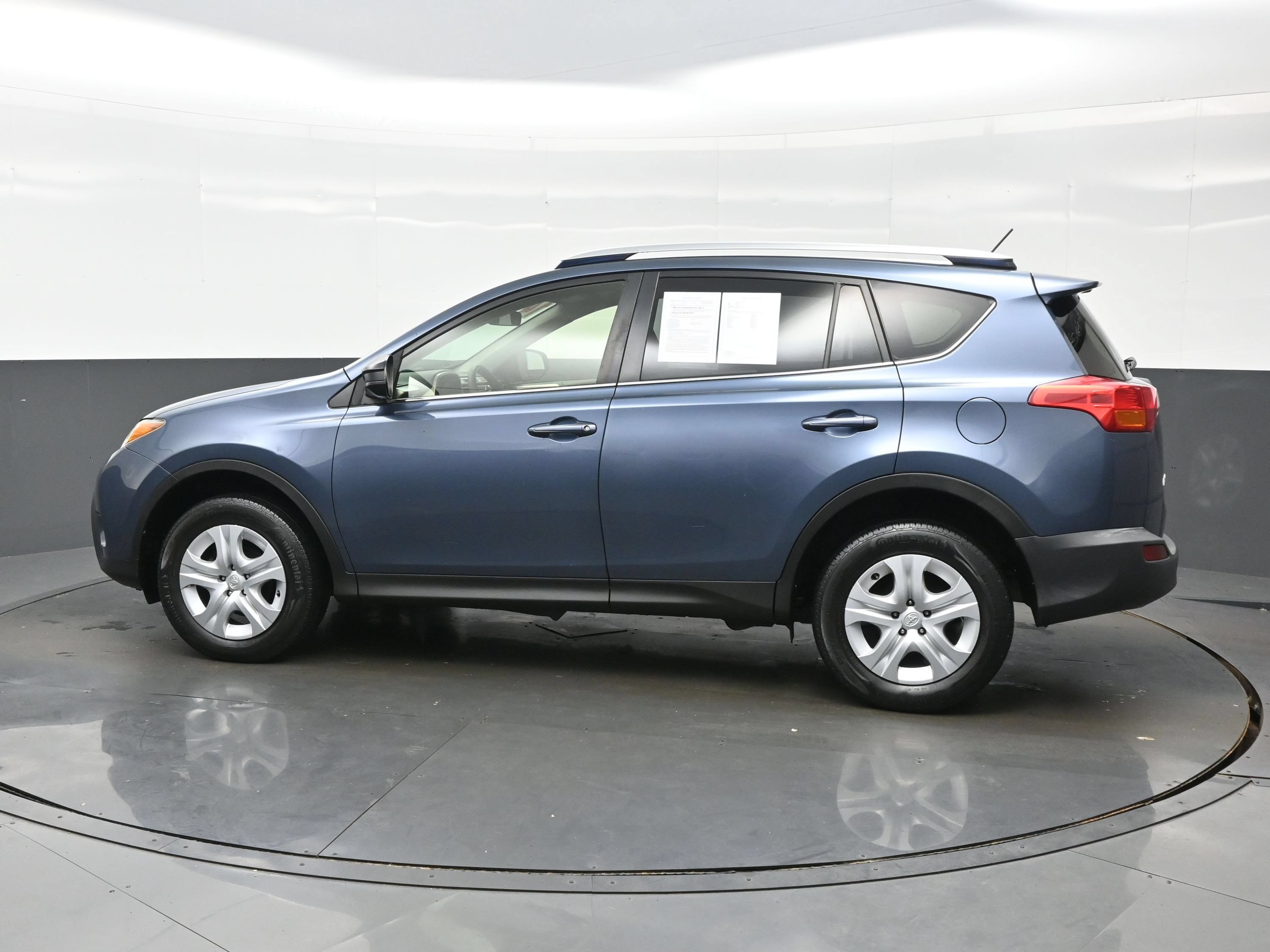 Used 2014 Toyota RAV4 LE FWD image 3